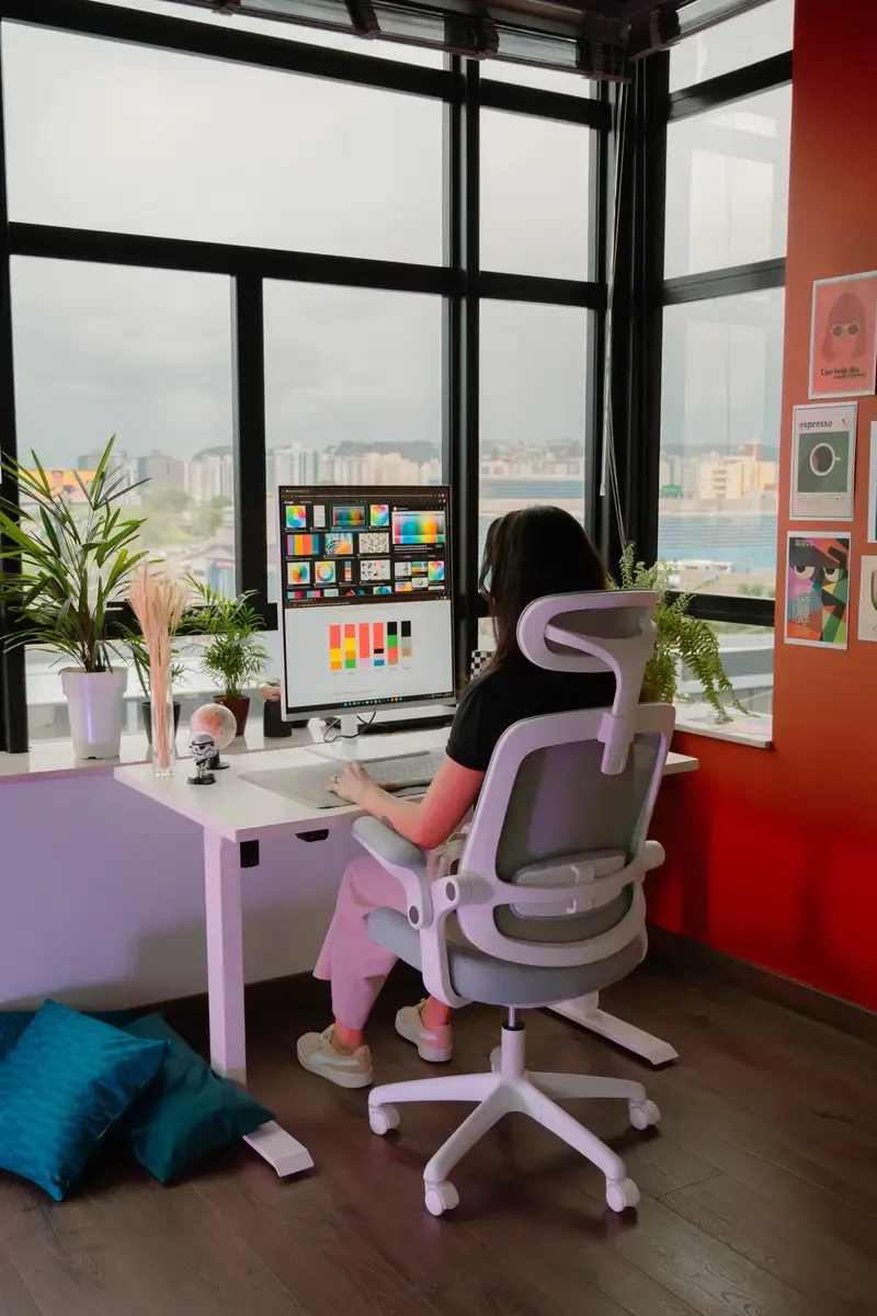 Cadeira De Escritório Astra Ergonômica Elements Cinza Branco - R$ 827