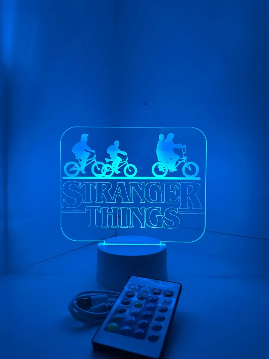 Luminaria Led Acrilico 3d Stranger Things Presente Geek Usb - R$ 62,6
