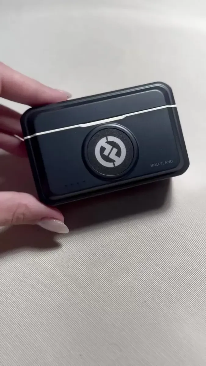 Microfone de lapela Hollyland Lark M2 Combo Preto. Sem Fio Duplo Com Cancelamento de Ruído USB-C Lightning Para iPhone Android Câmera Entrevistas Com Estojo de Carregamento Áudio 48kHz 24-bit - R$ 653